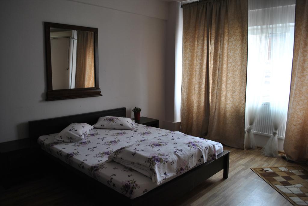Vogue Hostel Bucureşti Ngoại thất bức ảnh