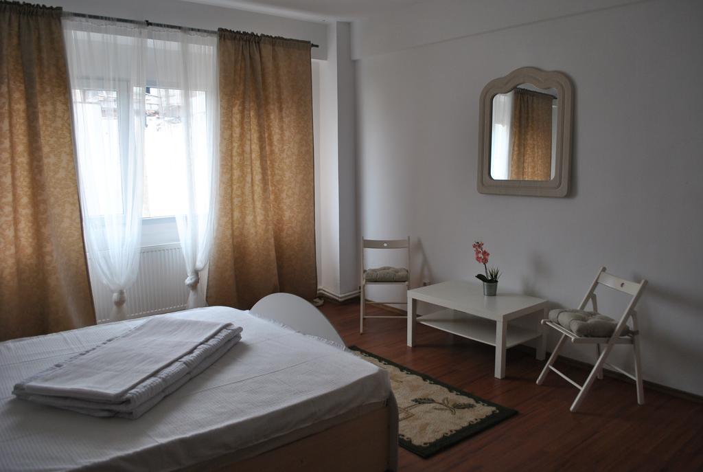 Vogue Hostel Bucureşti Ngoại thất bức ảnh