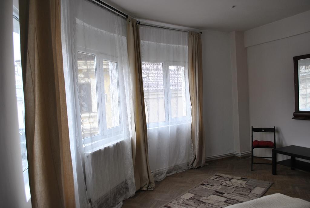 Vogue Hostel Bucureşti Ngoại thất bức ảnh