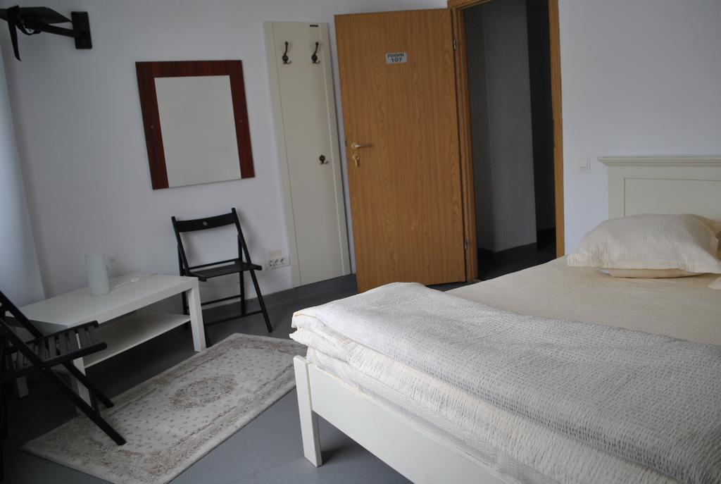 Vogue Hostel Bucureşti Ngoại thất bức ảnh