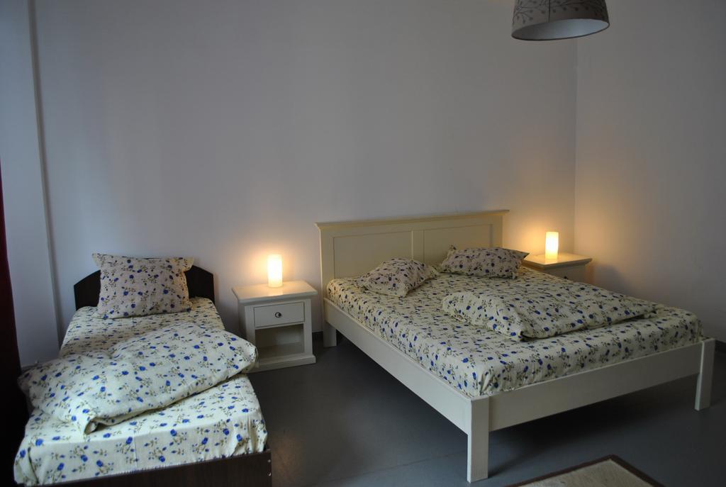 Vogue Hostel Bucureşti Ngoại thất bức ảnh